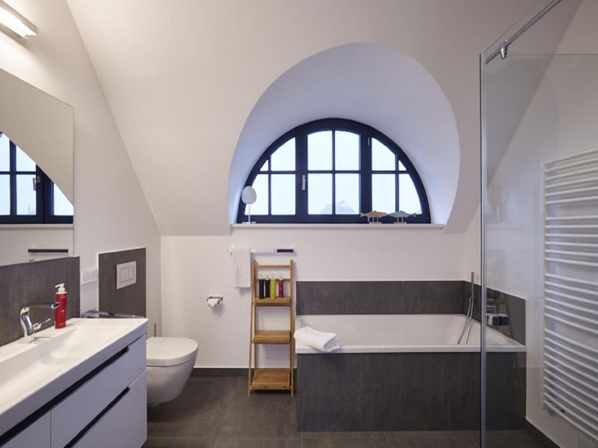 Reetland Am Meer - Luxus Reetdachvilla Mit 3 Schlafzimmern, Sauna Und Kamin F15 Dranske Dış mekan fotoğraf
