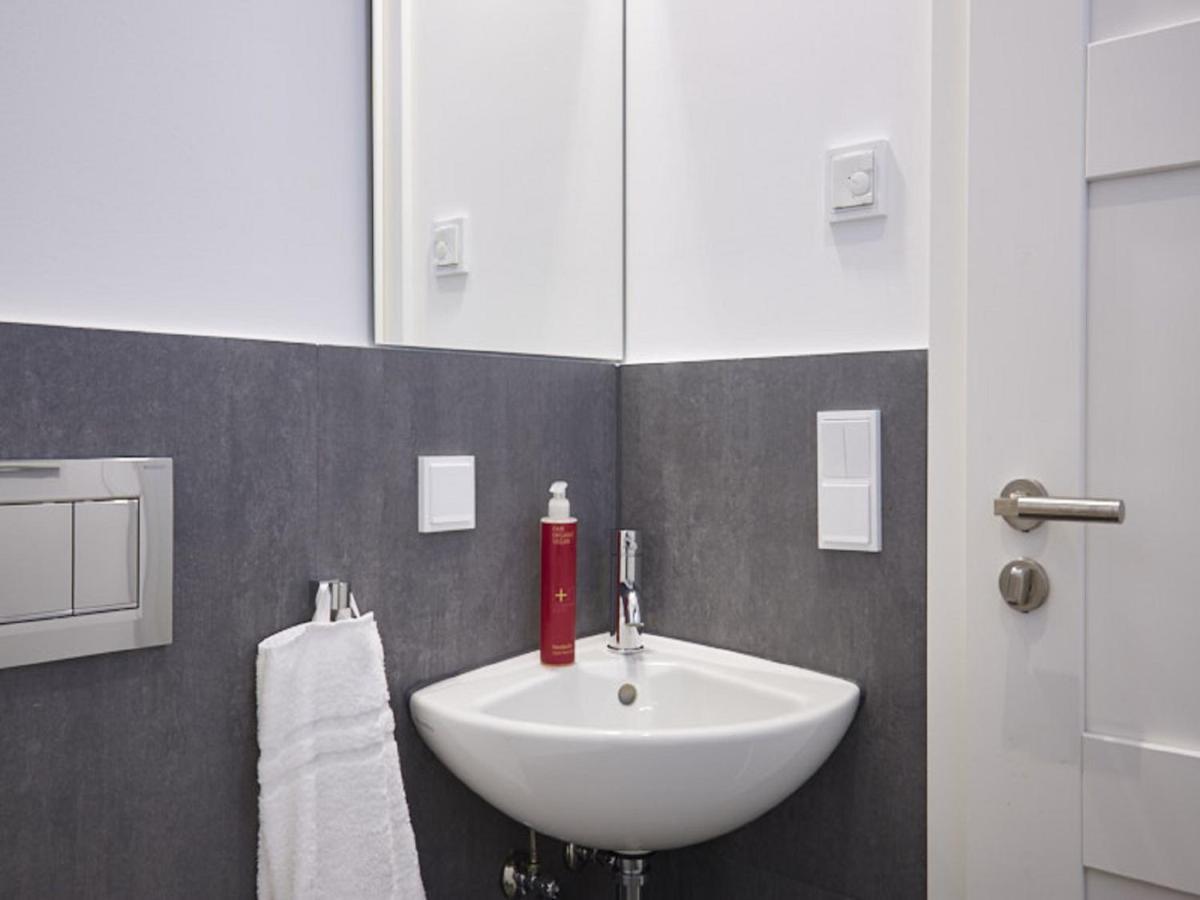 Reetland Am Meer - Luxus Reetdachvilla Mit 3 Schlafzimmern, Sauna Und Kamin F15 Dranske Dış mekan fotoğraf
